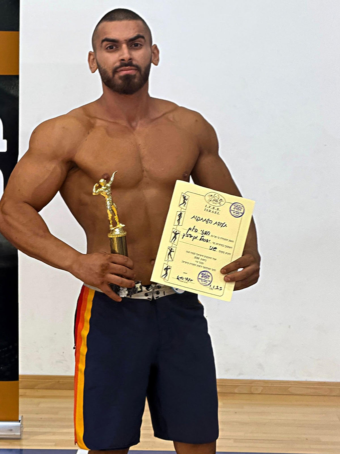 مراتب أولى لابطال كمال الاجسام من نادي ناصر حجلة من جلجولية